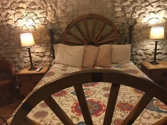 Oda, 1 Büyük (Queen) Boy Yatak