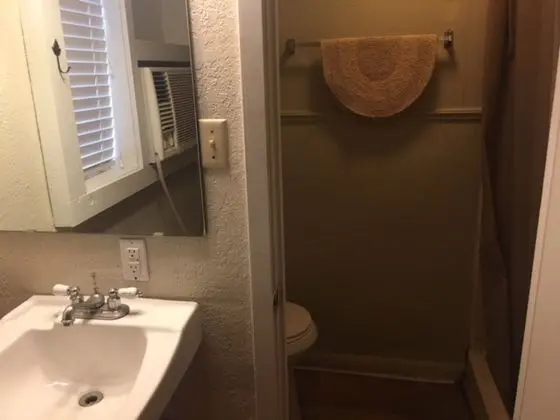 Oda, 1 Büyük (Queen) Boy Yatak