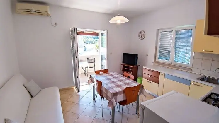 Apart Daire (Leana - great location and close to b)