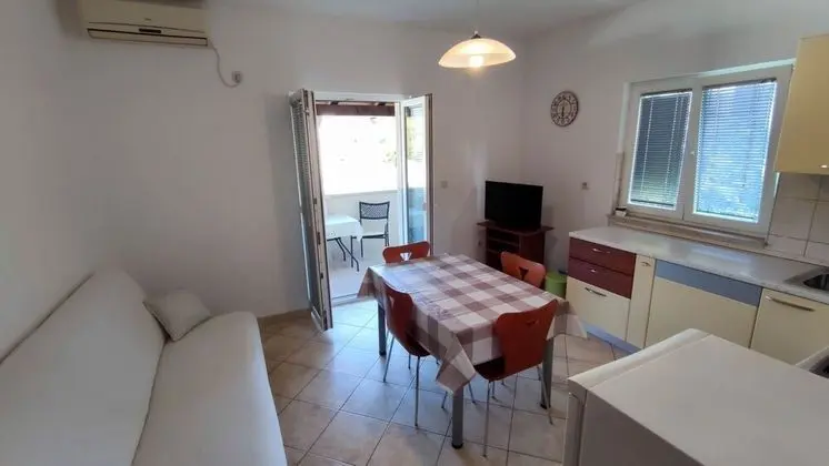 Apart Daire (Leana - great location and close to b)