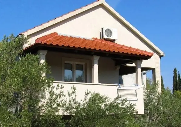Apart Daire (Leana - great location and close to b)