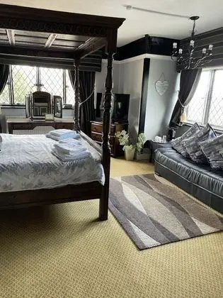 Tek Büyük Yataklı Oda, Banyolu/Duşlu (Four Poster)