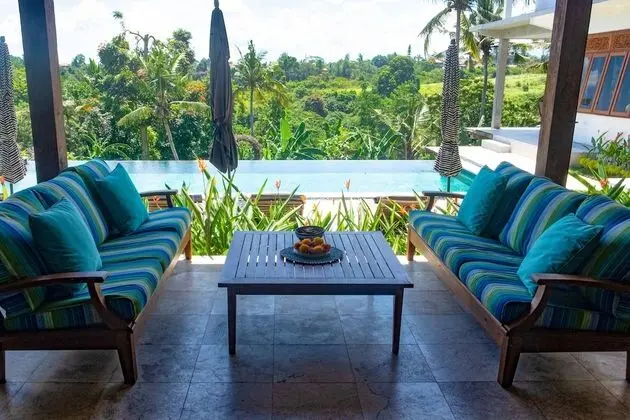 Villa (Lebah II)