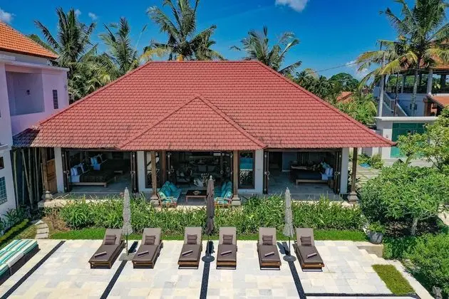 Villa (Lebah II)