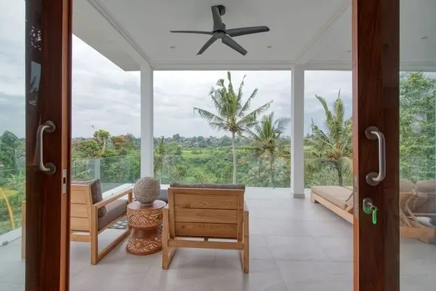 Villa (Lebah III)
