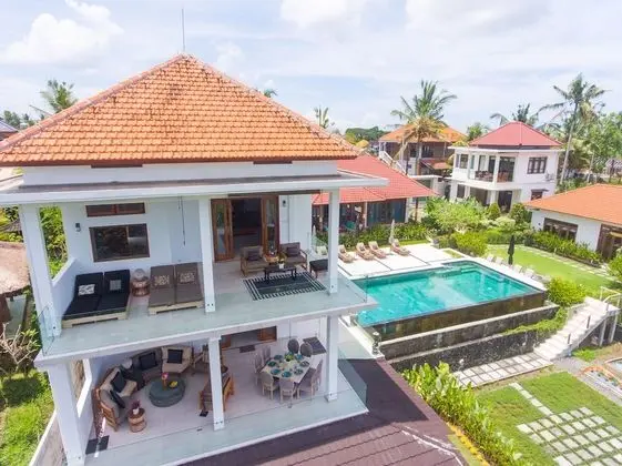 Villa (Lebah III)