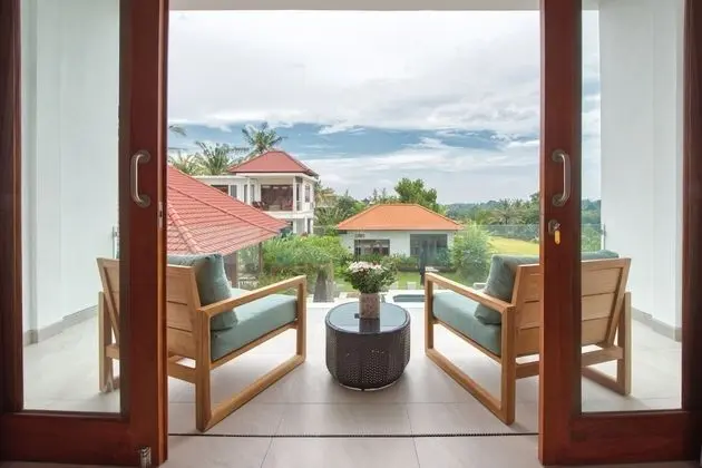 Villa (Lebah III)