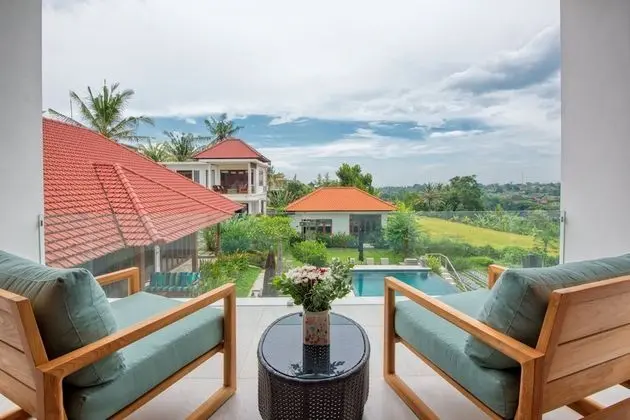 Villa (Lebah III)