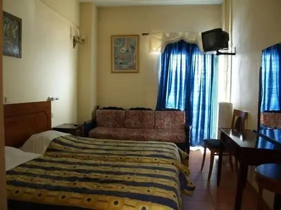 Standard Tek Büyük Yataklı Oda