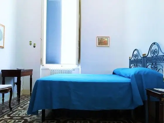 Tek Büyük Yataklı Oda, Ortak Banyo