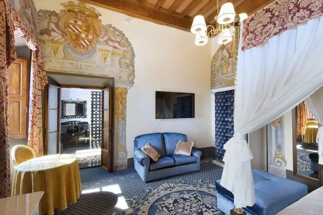 Junior Süit, Sigara İçilmez (Frescoes - SPA access)