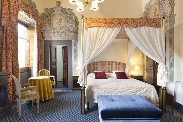 Junior Süit, Sigara İçilmez (Frescoes - SPA access)