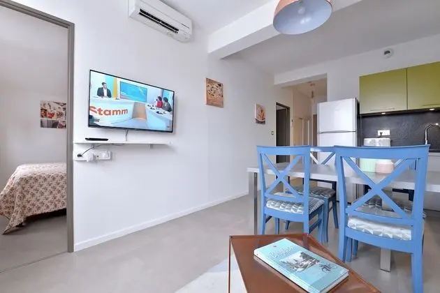 Deluxe Apart Daire, Banyolu/Duşlu, Üzüm Asması Manzaralı (Dévorons, apprécions)