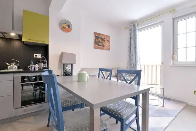 Deluxe Apart Daire, Banyolu/Duşlu, Üzüm Asması Manzaralı (Dévorons, apprécions)