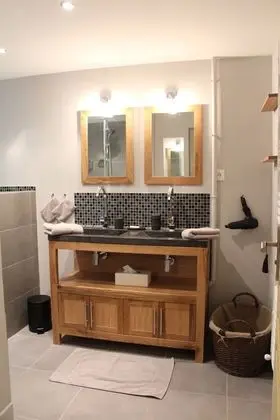 Süit, Banyolu/Duşlu, Bahçe Manzaralı (Pillet-Will)