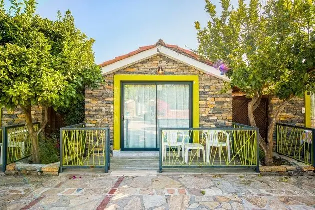 Bungalow, Bahçe Manzaralı