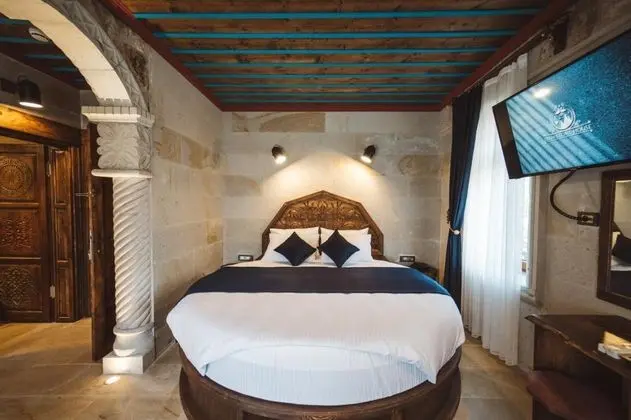 Deluxe Suite, Bahçe Manzaralı, Şömineli ve Jakuzili