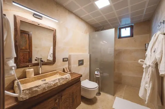 Deluxe Suite, Bahçe Manzaralı, Şömineli ve Jakuzili