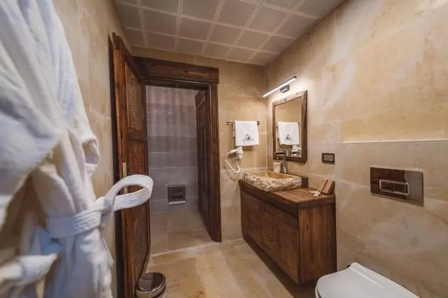 Deluxe Suite, Bahçe Manzaralı, Şömineli ve Jakuzili