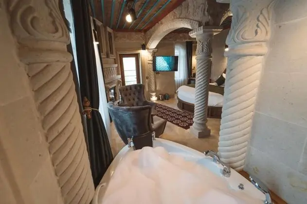 Superior Suite, Bahçe Manzaralı, Şömineli ve Jakuzili