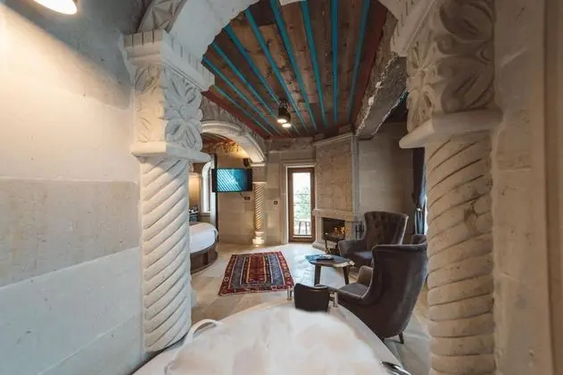 Superior Suite, Bahçe Manzaralı, Şömineli ve Jakuzili