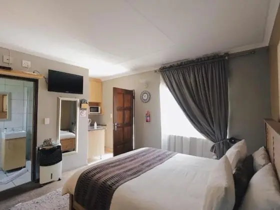 Economy Tek Büyük Yataklı Oda