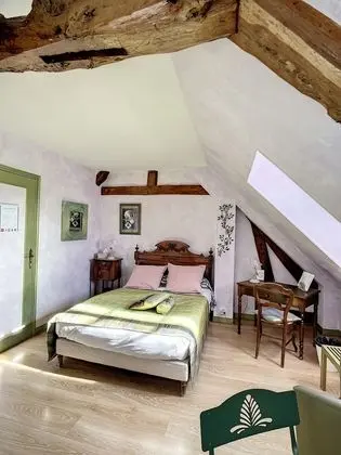 Standard Tek Büyük Yataklı Oda, Tepe Manzaralı (Capucine)