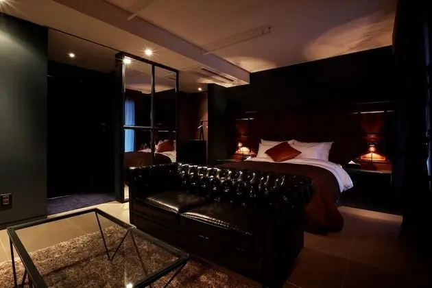 Premium Double (Onsite extra person fee KRW 20,000 for 3+ people stay)
