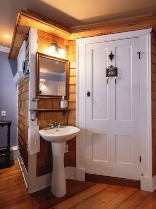 Room (Lady Banting)