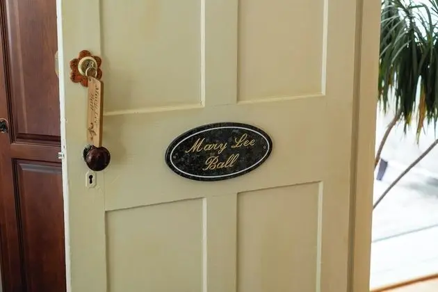 Room (Mary Lee Ball)