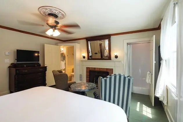 Room (Mary Lee Ball)
