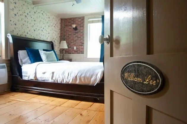 Room (William Lee )