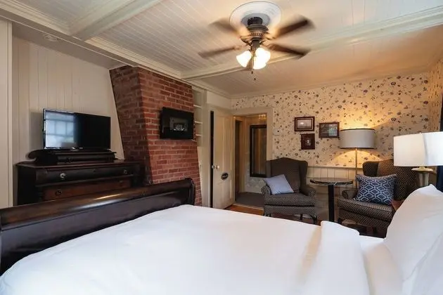 Room (William Lee )