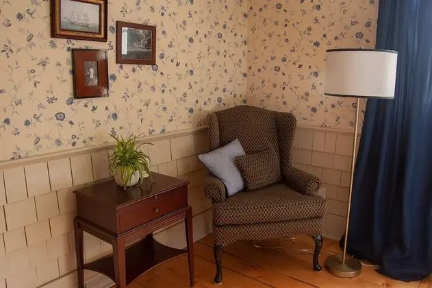 Room (William Lee )