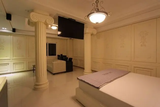 Royal Süit, 1 Çift Kişilik Yatak (Addt’l fee for consecutive nights)