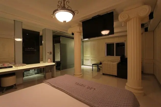 Royal Süit, 1 Çift Kişilik Yatak (Addt’l fee for consecutive nights)