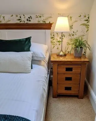 Deepdene, comfortable double room