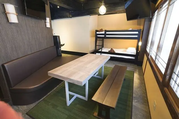 Oda, Sigara İçilmez (for 7 Guests, 4F)