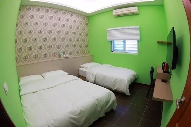 Üç Kişilik Oda, Ortak Banyo