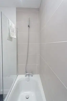 Superior Apart Daire, Banyolu/Duşlu