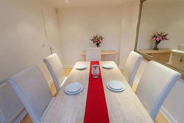 Deluxe Apart Daire, Banyolu/Duşlu (4 Bed, Sleeps 11)