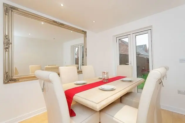 Deluxe Apart Daire, Banyolu/Duşlu (4 Bed, Sleeps 11)