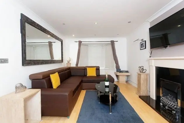 Deluxe Apart Daire, Banyolu/Duşlu (4 Bed, Sleeps 11)