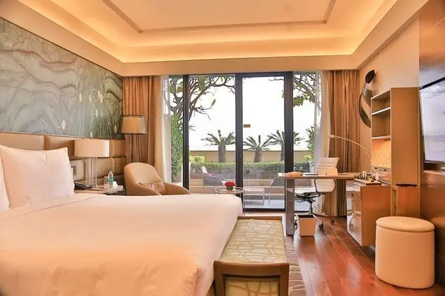 Club Balcony Room with Cocktail Hours