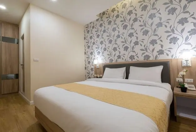 1 Bedroom, No Windows