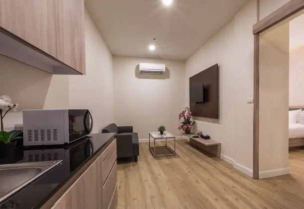 1 Bedroom, No Windows