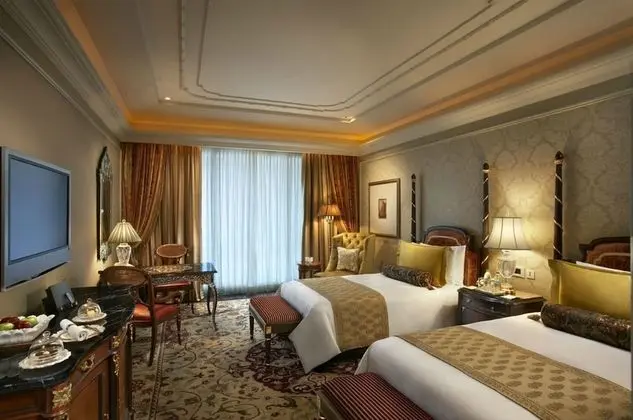 Royal Premiere Room