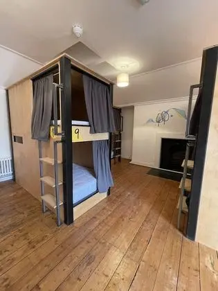 10 Bed Dorm Room (Mixed)