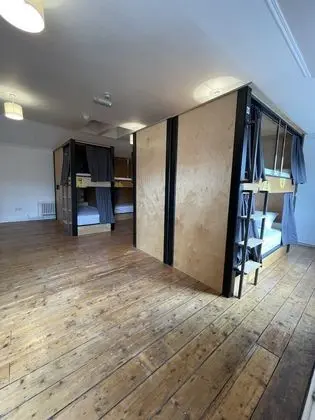 10 Bed Dorm Room (Mixed)