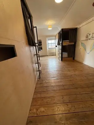 10 Bed Dorm Room (Mixed)